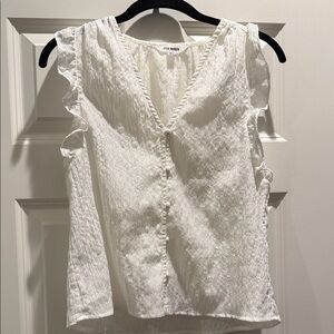 Steve Madden White Textured Sleeveless Blouse